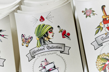 Kissenverpackung Temporäre Tattoos nahaufnahme