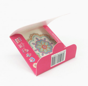 Umschlagverpackung geöffnet mit Tattoo innen